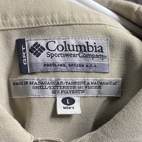 Columbia Sportswear Button Up Short Sleeve Casual Shirt Beige Size L - Picture 2 of 3